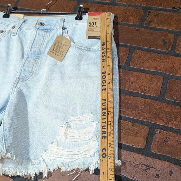 Levi's 501 High Rise Mid Thigh Distressed Button Fly Denim Shorts NWT 31 - Picture 12 of 15